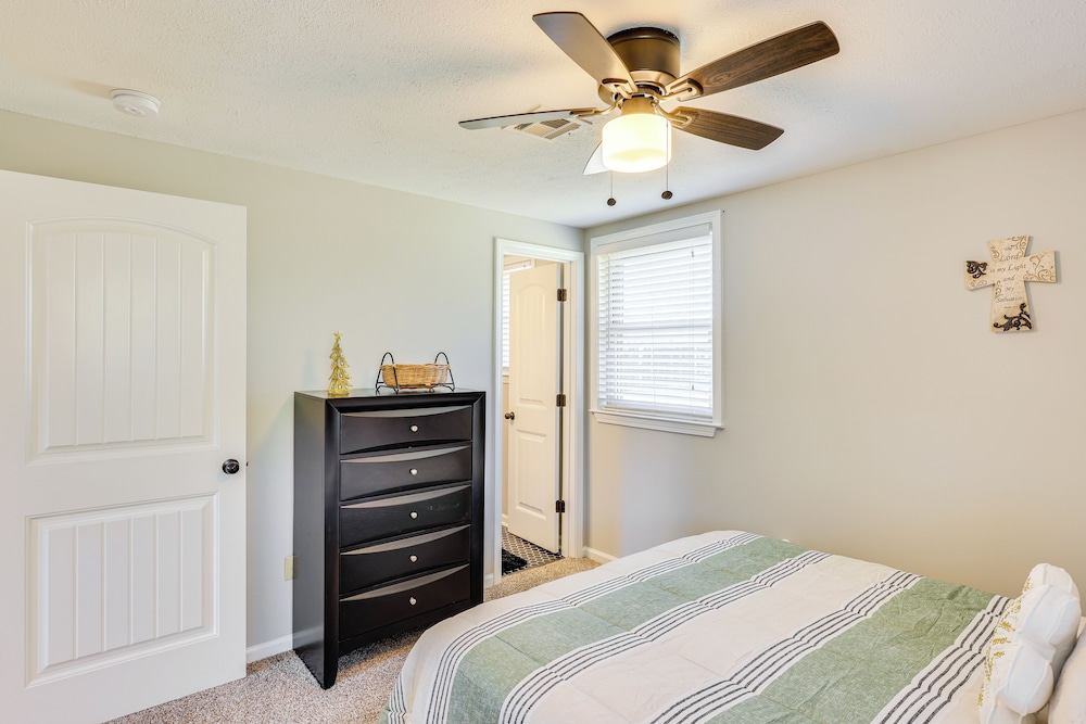 14 Mi to Montgomery: Updated Home Near Maxwell AFB