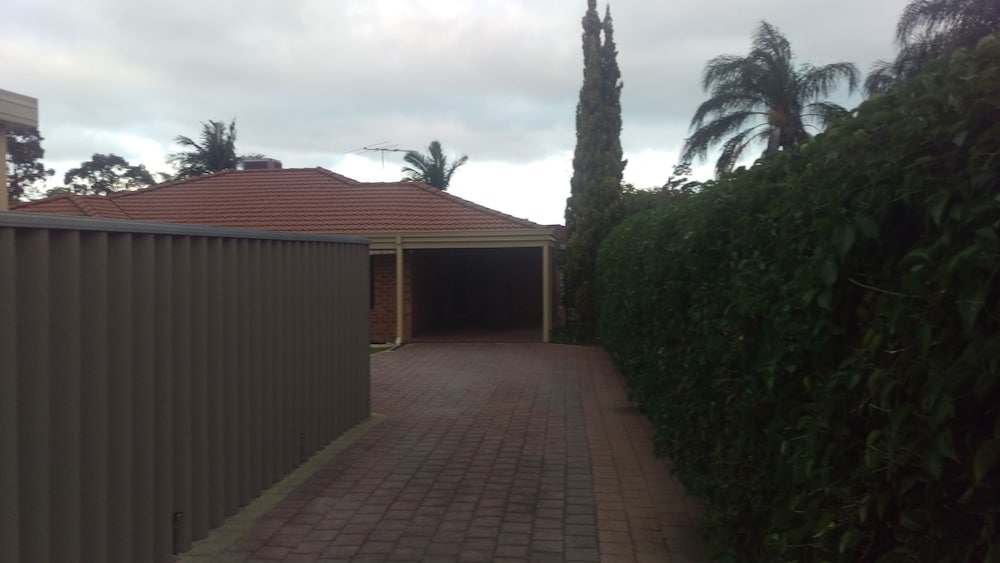 The Quiet Family Getaway In Bassendean view 4