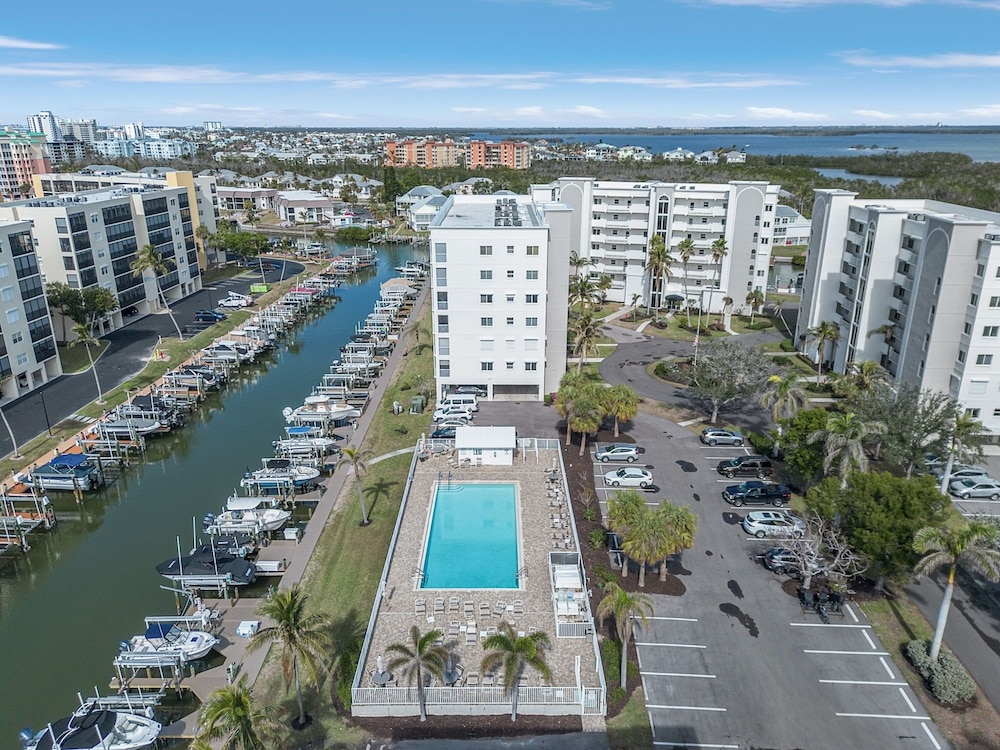 Casa Marina 432 Newly Remodeled, Water View 2 Bedroom Condo