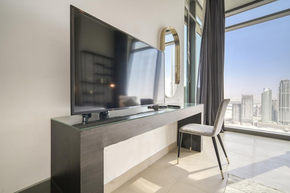 Contemporary Apt With Burj Khalifa View