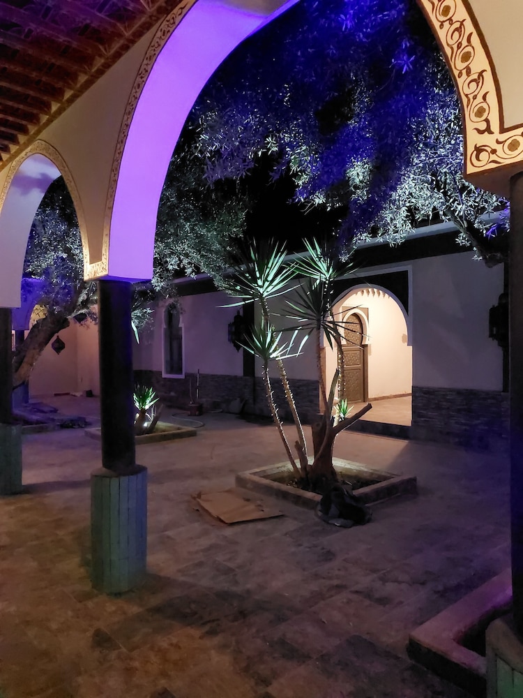 DAR HISANE