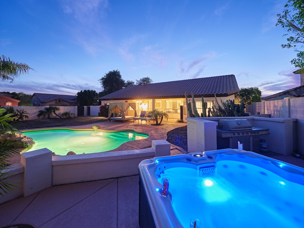 Arabian Nights - Private Pool - Hot Tub - Games!