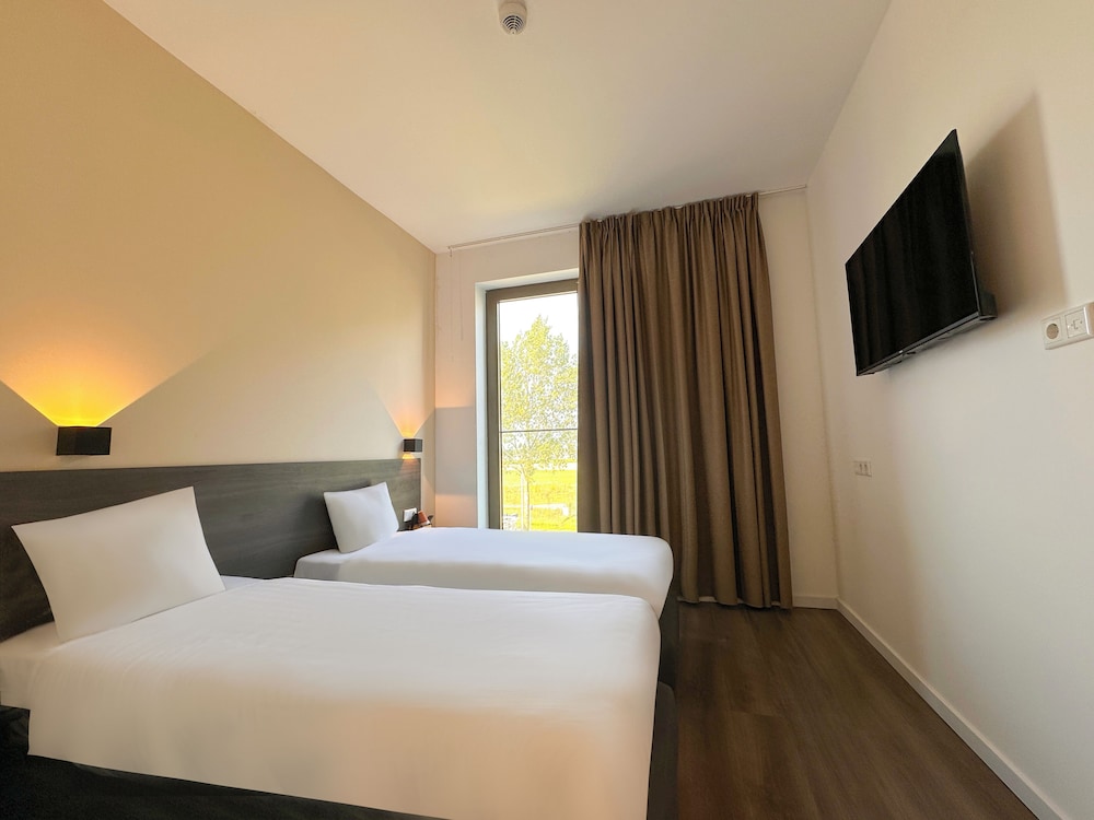 Hoofddorp Vacations - HOTELUX Amsterdam Airport Hotel - Property Image 5