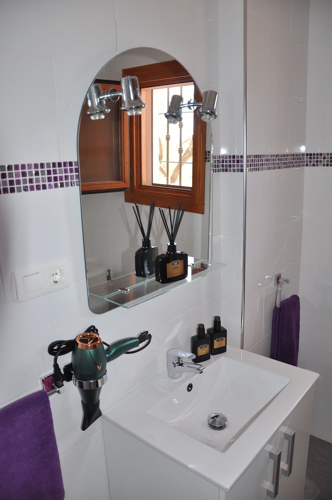 Villa El Dorado B&B and Wellness