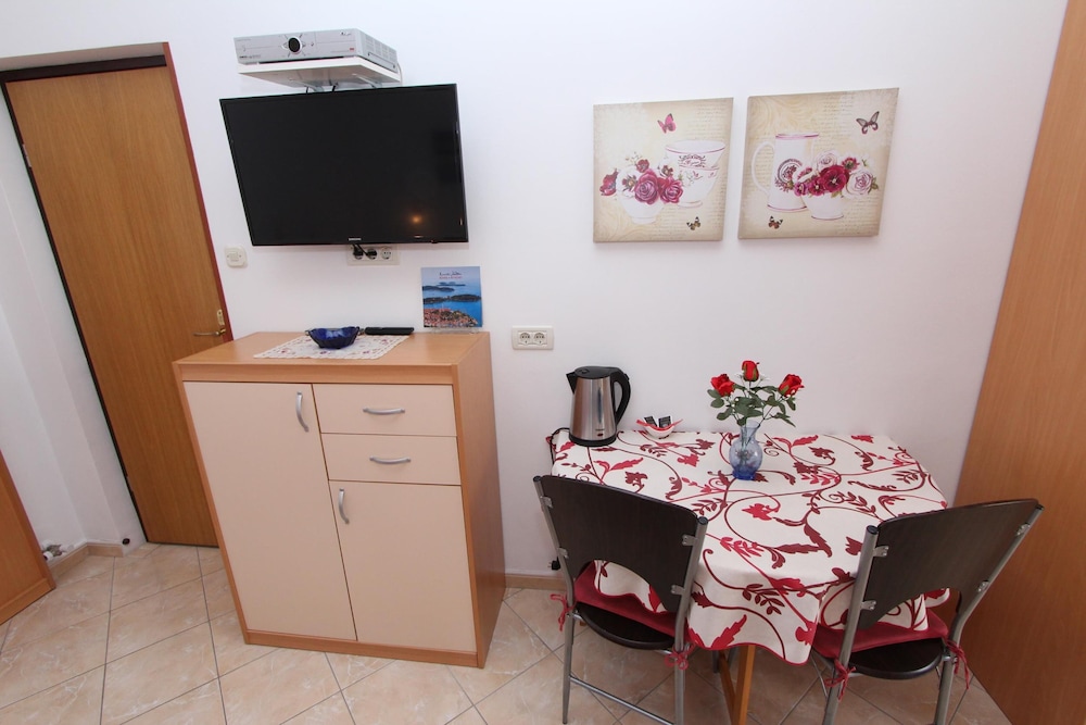 Guests House Lea