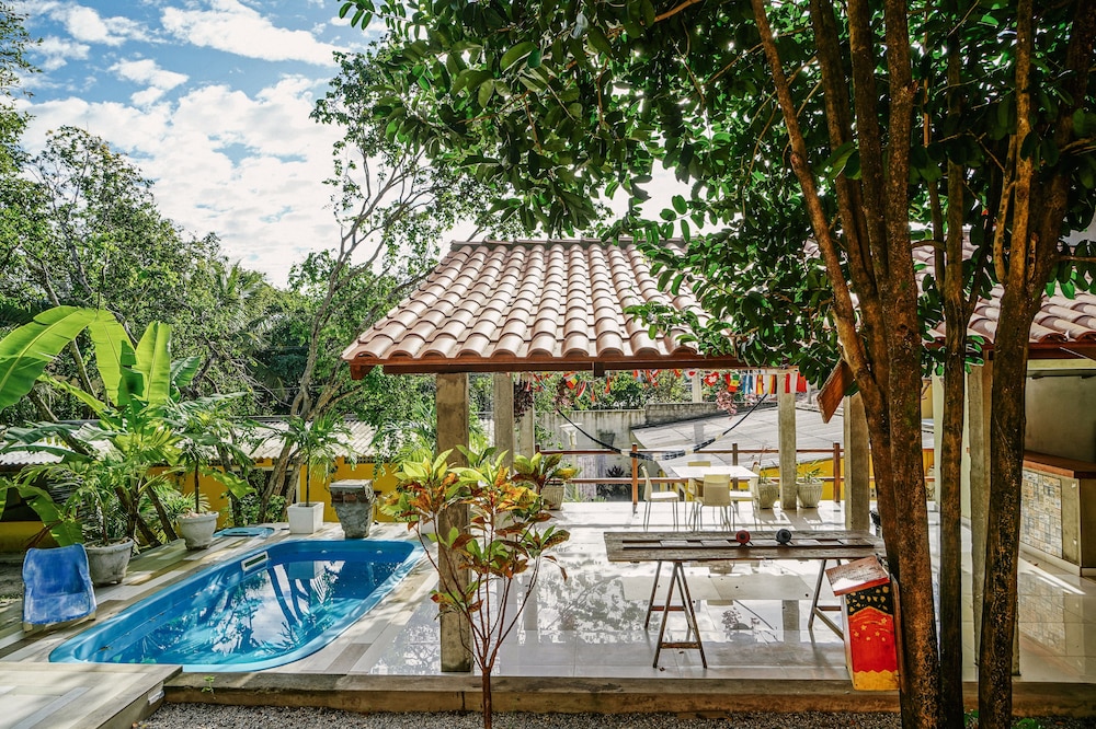 Macaco Surf Hostel