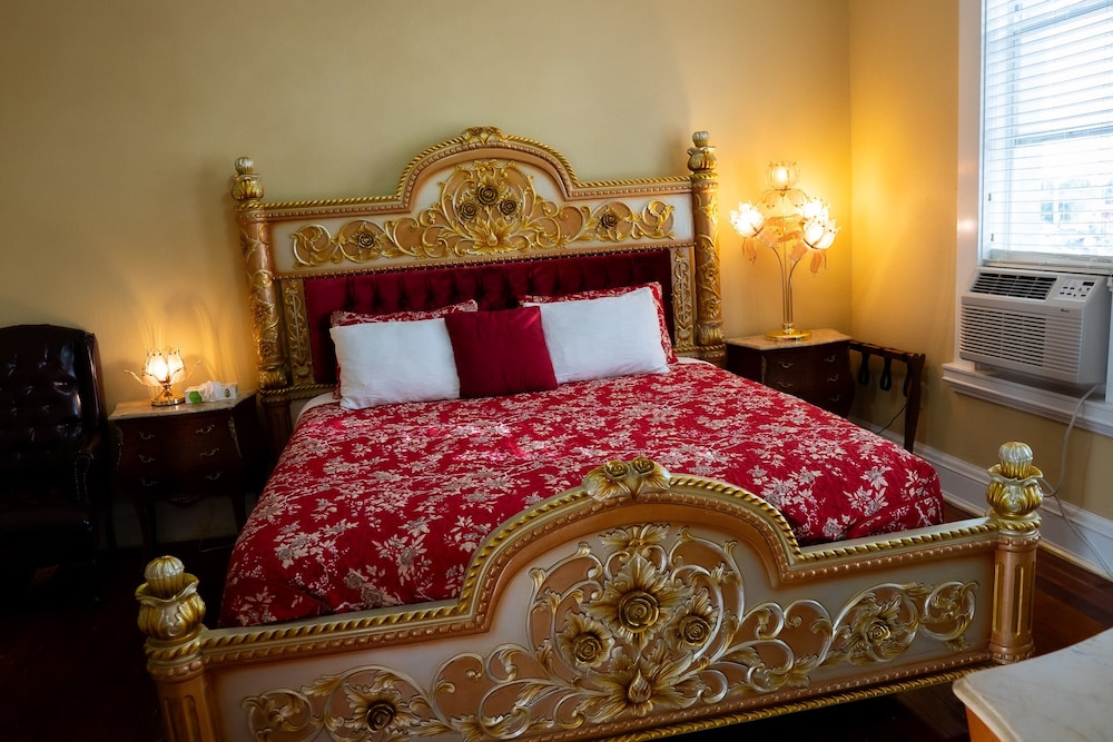 Oak Tree Hotel