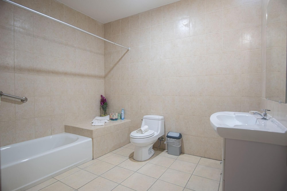 NEW Bay Harbor Studio 202