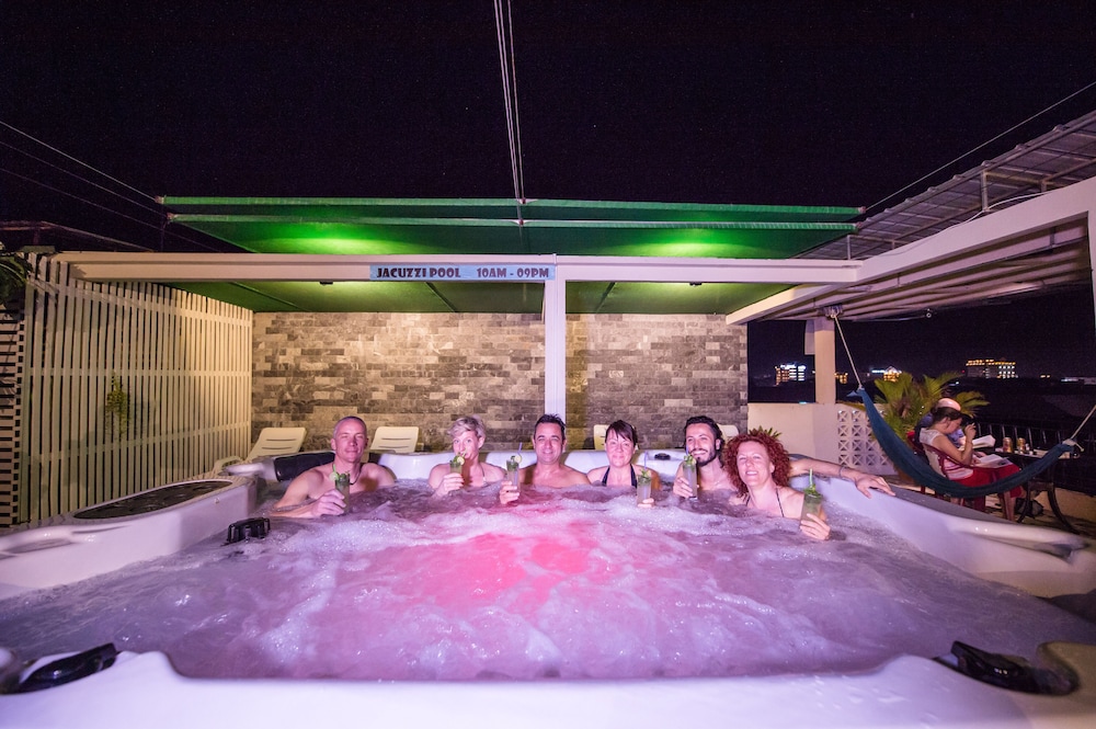 Battambang Vacations - Royal Hotel - Property Image 9