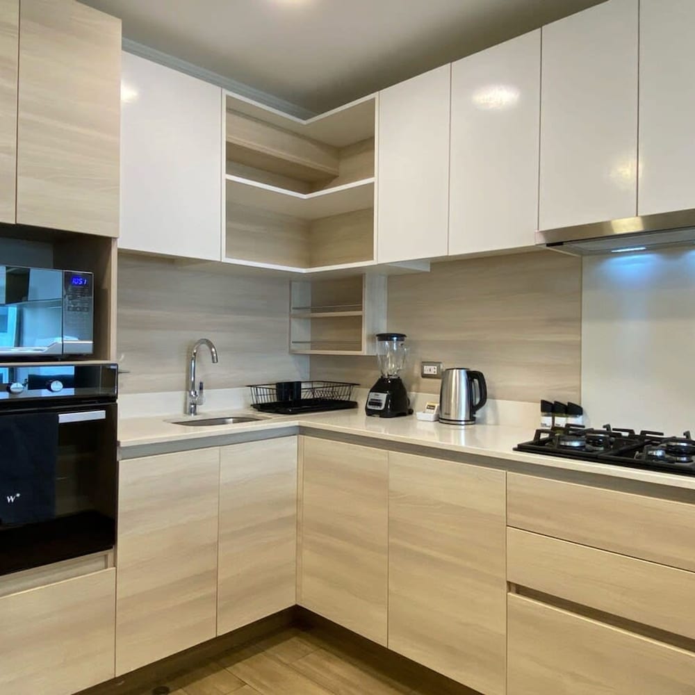 Perfect 1BR With Balcony in Luxurious Building