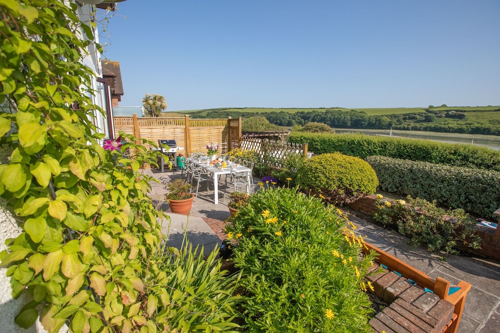 Newquay Tamarisk Lodge on the Gannel