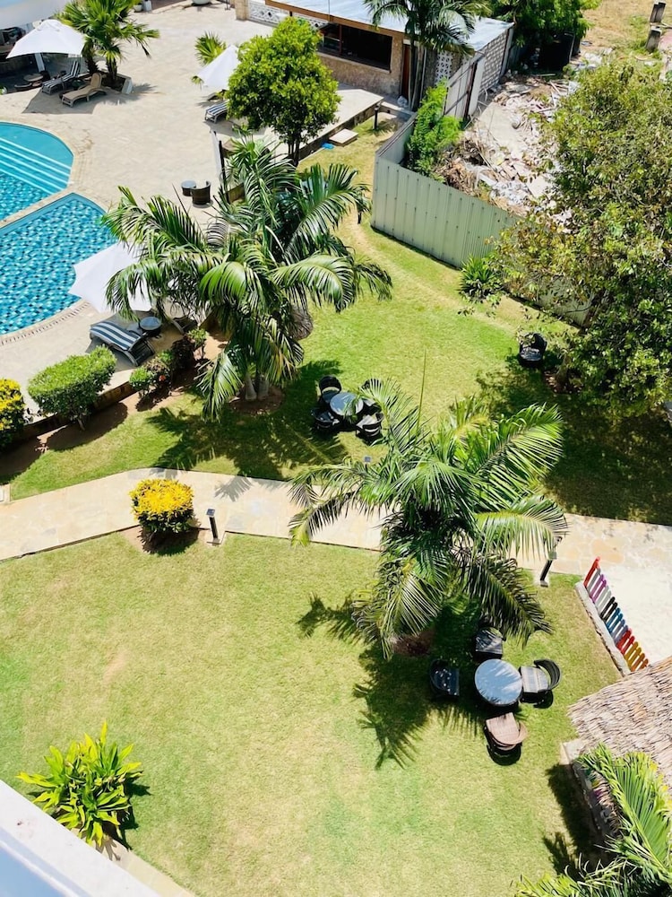 Luxury Oceanline Apartments-Shaza.