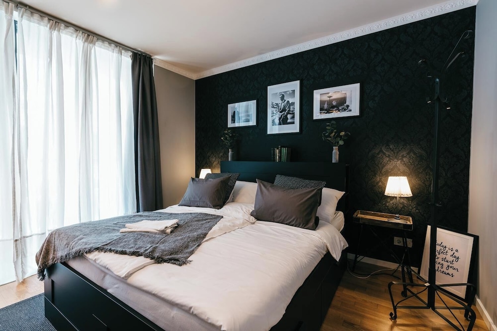 YoHome - Luxury Downtown Apartment