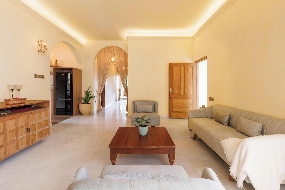 Westend Apartment by Redolive Racecourse Rd 3bhk