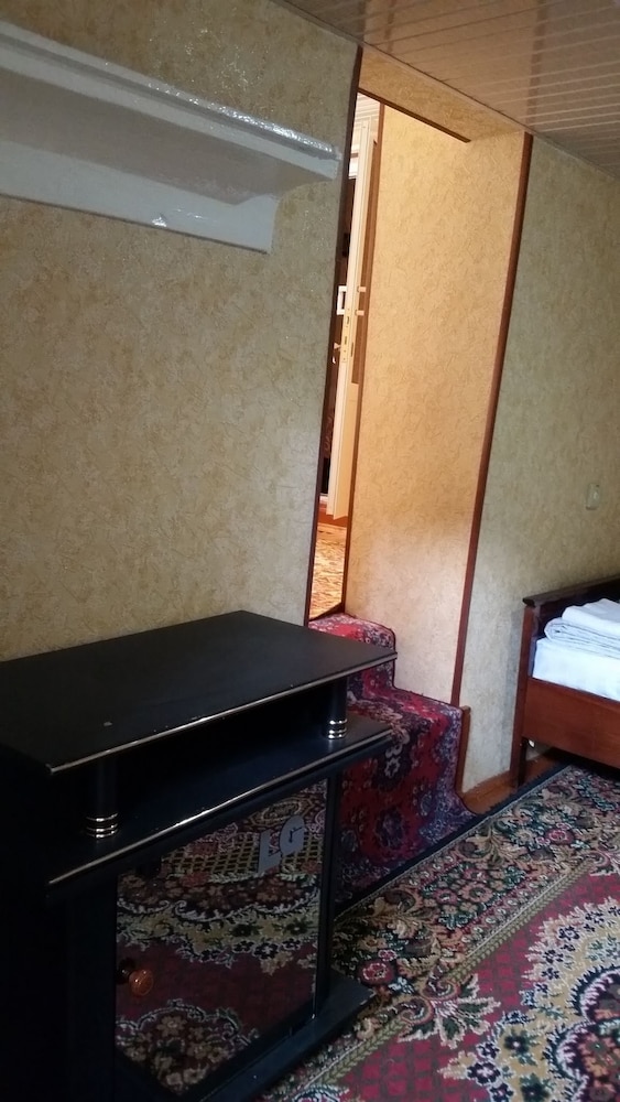 Payraviy Guest House - Hostel