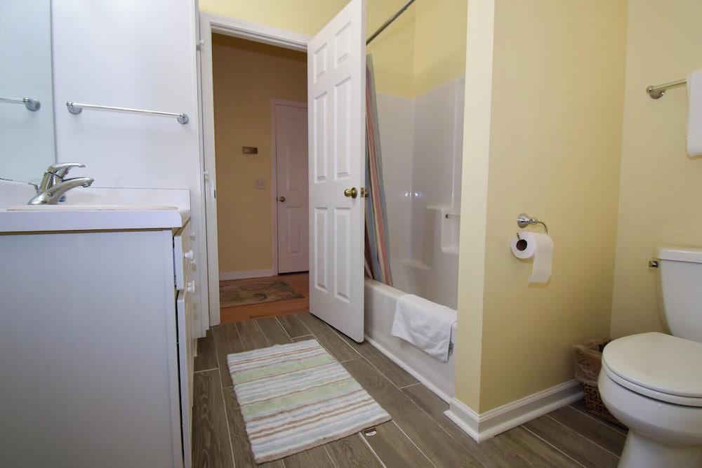 Spacious 4-bed, 4-bath Home in the Heart of Fripp Island