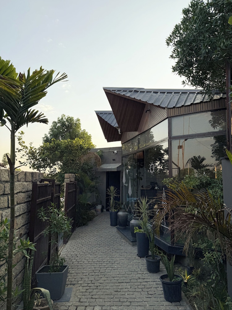 THE BALI HOUSE