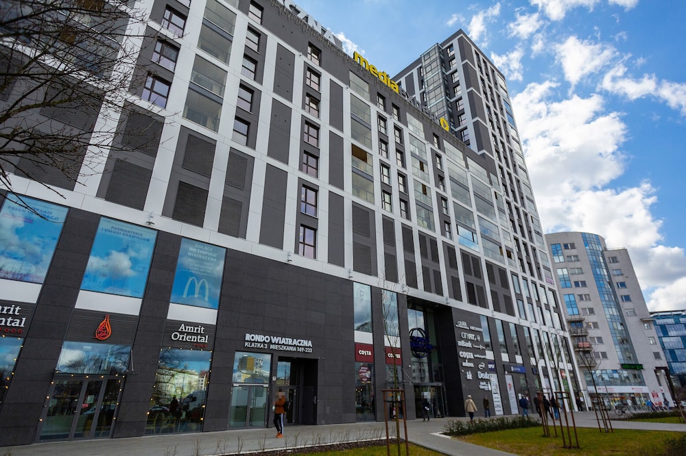 Rondo Wiatraczna Warsaw by Renters view 2