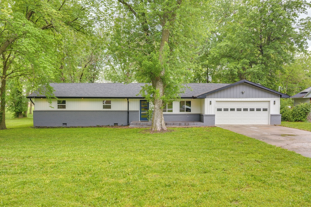 Yard w/ Patio: Family-friendly Home in Lamar!