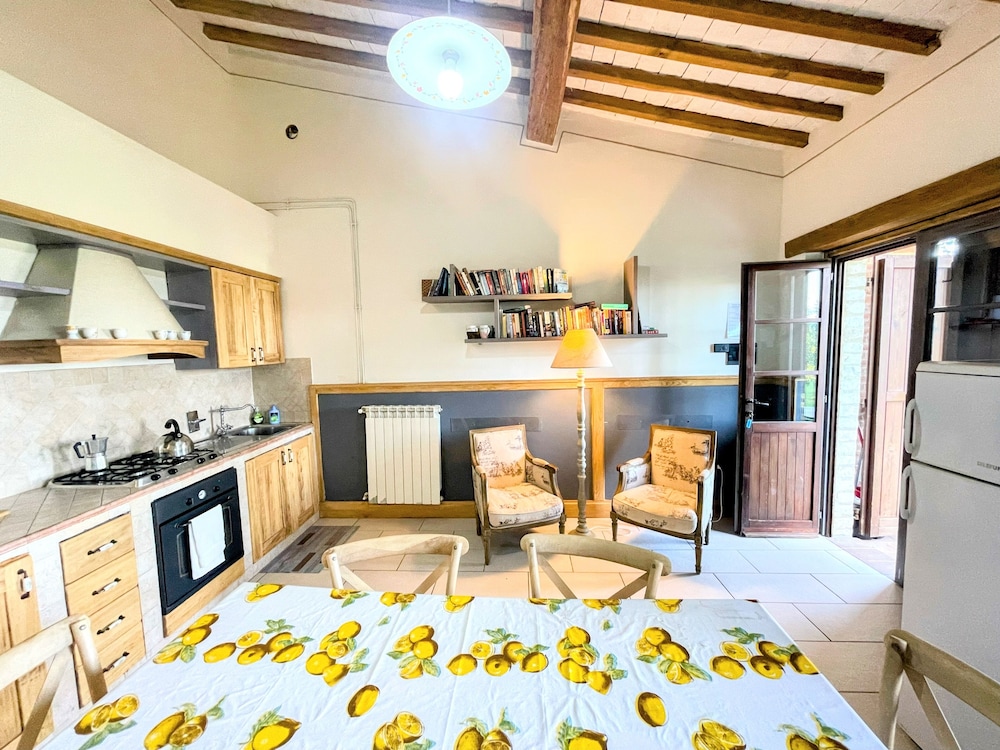 Apt 6 - Magical Grounds With Pool Jacuzzi Sleeps 4