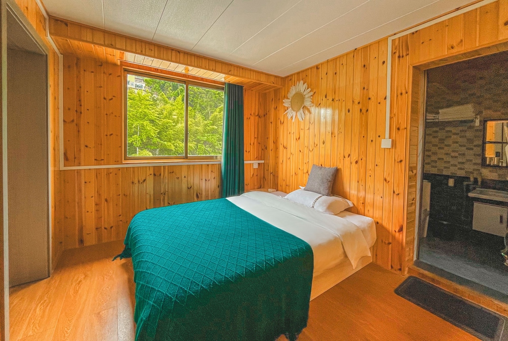 Happy live hotel