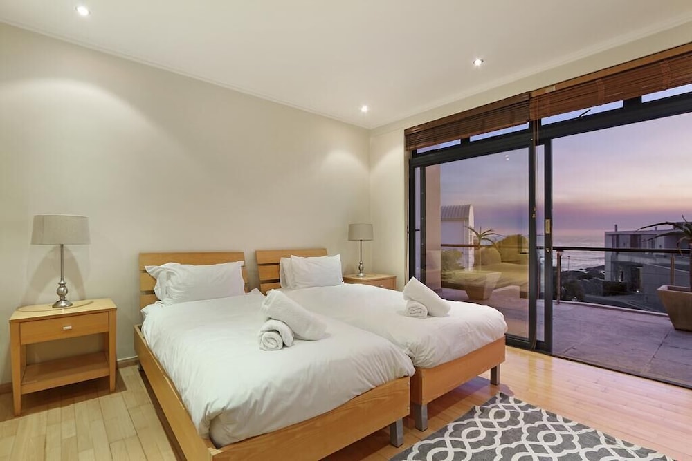 Biccard Blouberg Villa view 5