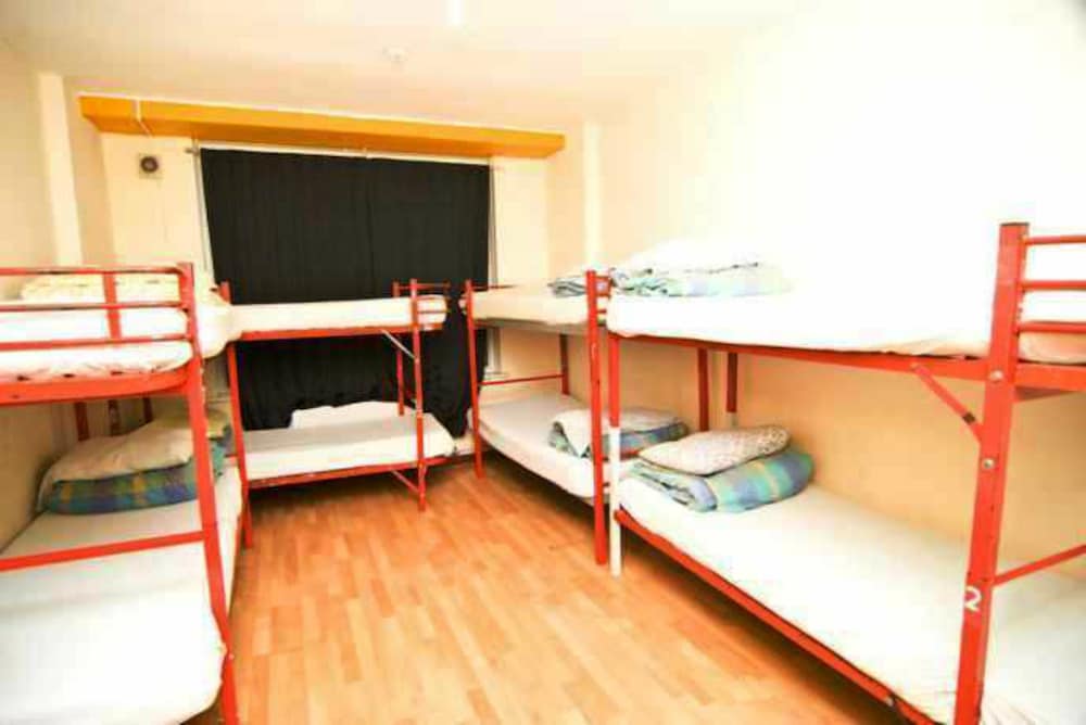 Kensal Green Backpackers 1