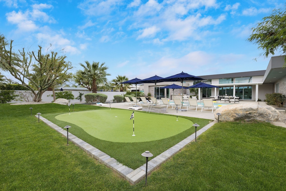 The Polo Villas by AvantStay – Modern Oasis Near Empire Polo Club