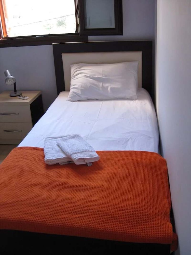 Villa Orestis - Stoupa Garden Getaway