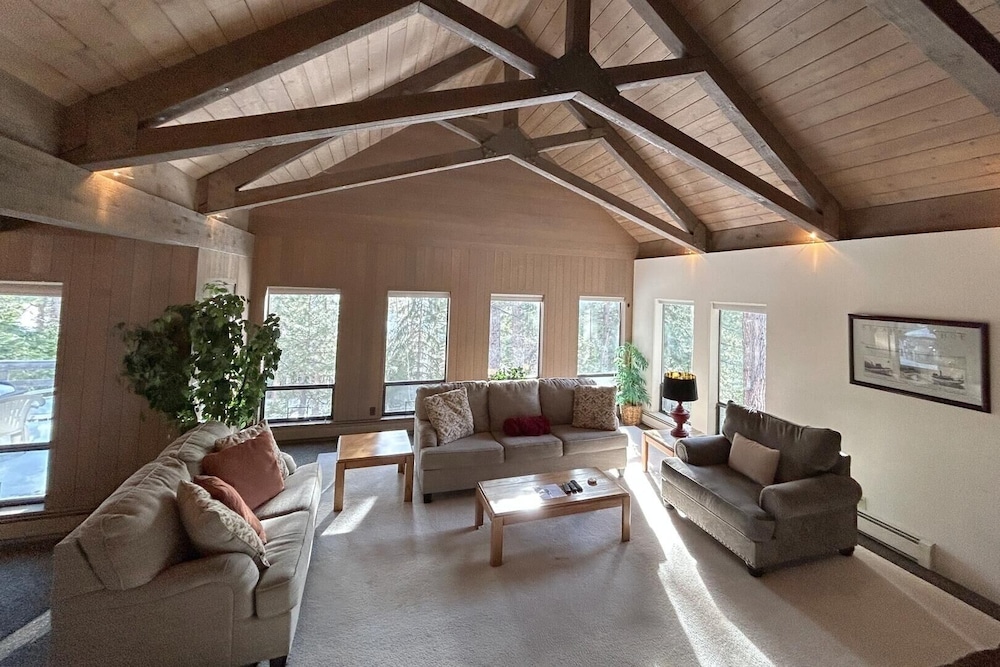 Tumbleweed Pines 3 Bedroom Home by RedAwning view 5