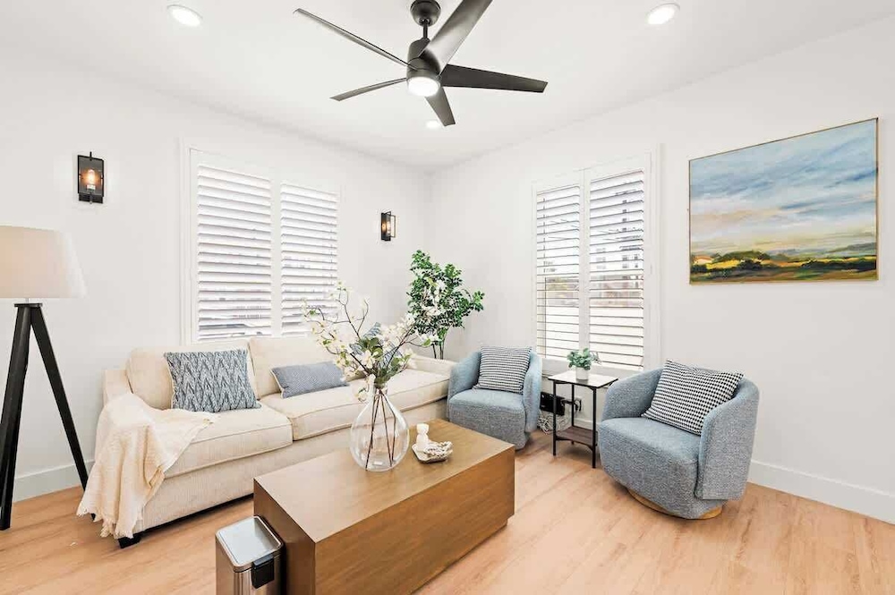 Cozy Retreat Near Downtown Perfect for Families