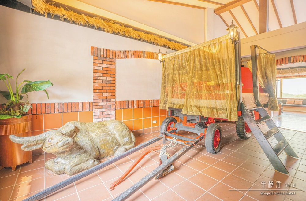 Regale Villa Hotel