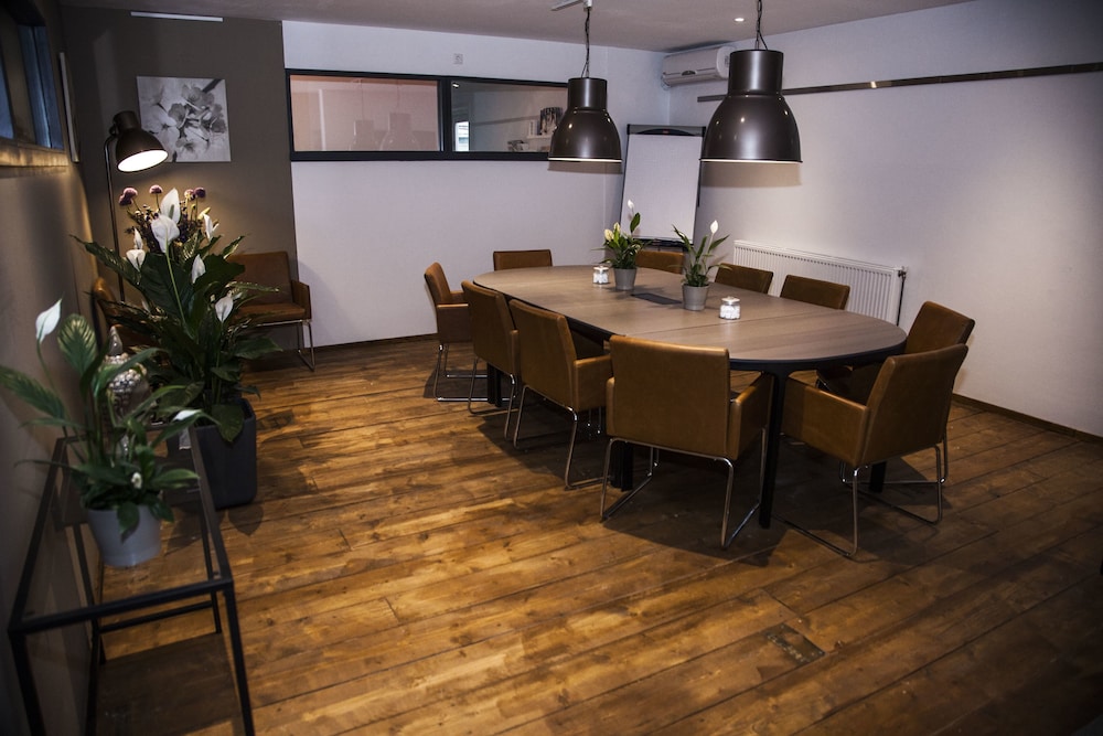 meeting & event spaces