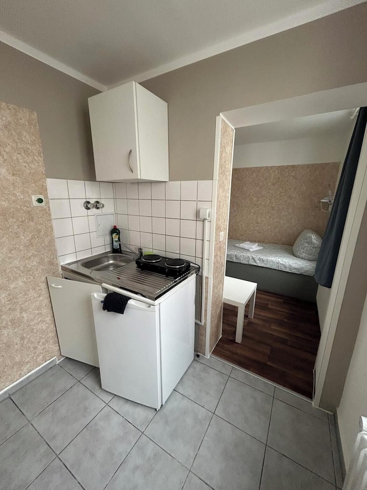 2-Rent Group Hostel Apartments SEN14