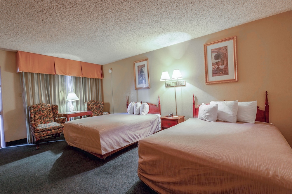 Royal Holiday Motel By Belvilla Gallup I-40