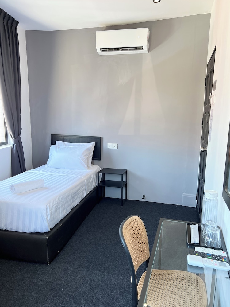 Quee Hotel