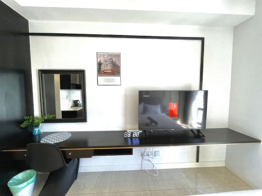 Axon Residence by Emily in Town