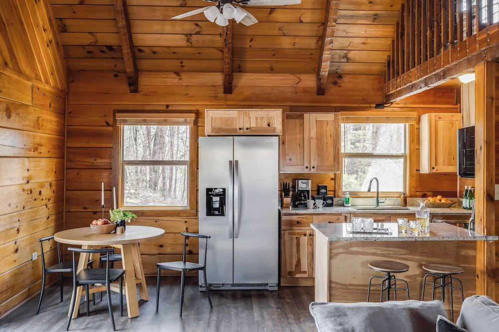 Sleeps 20 3 Cabins w/ Hot Tubs, Game Room, Fire Pit Dudley Trio by Avantstay