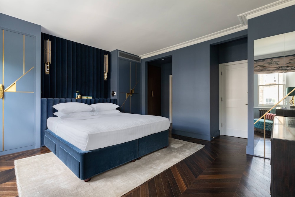 Westbourne Park Road XVI by Onefinestay