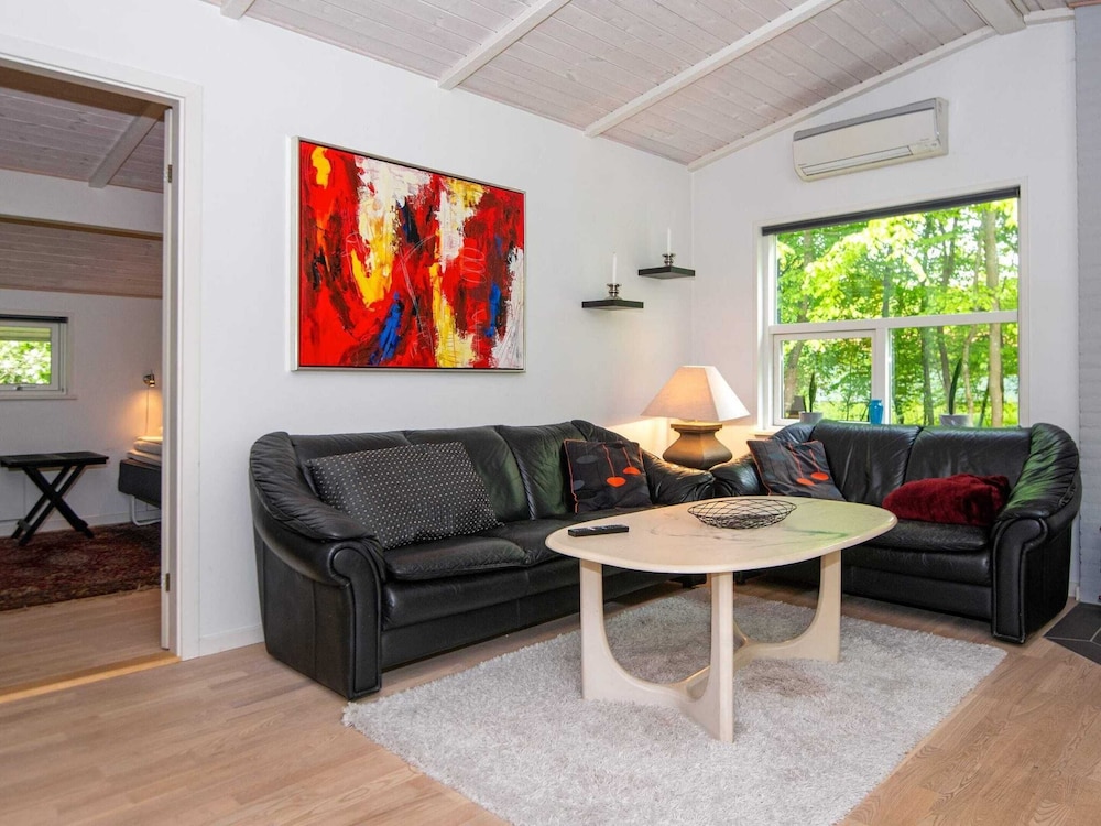 6 Person Holiday Home in Glesborg view 4