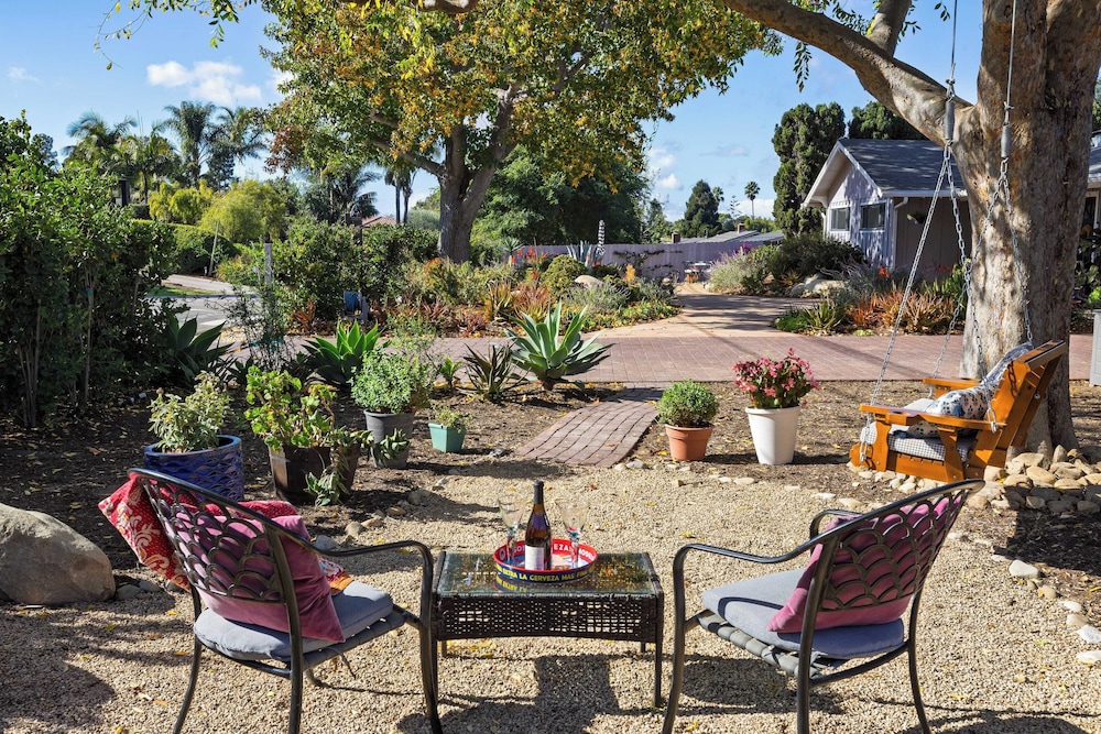 Hummingbird Haven by Avantstay Dog-friendly, Near the Beach, Huge Yard+hot Tub