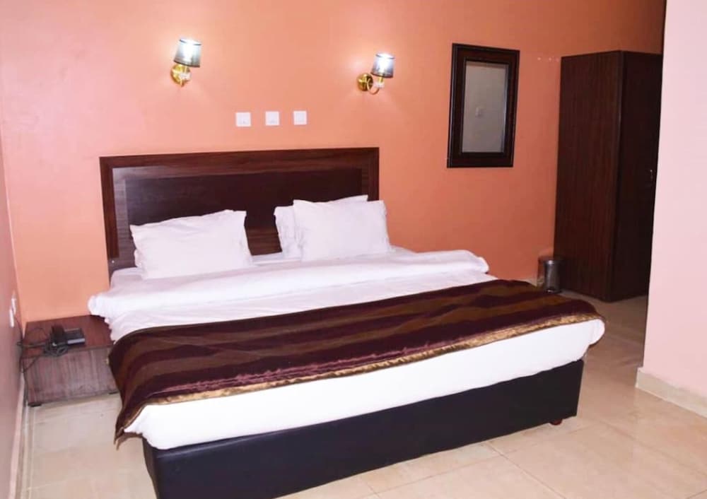 C to C Luxury Hotel and Suites view 2