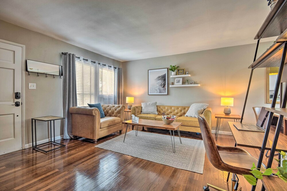 Burbank Vacations - Stylish Modern Burbank Gem w/ Private Yard! - Property Image 17