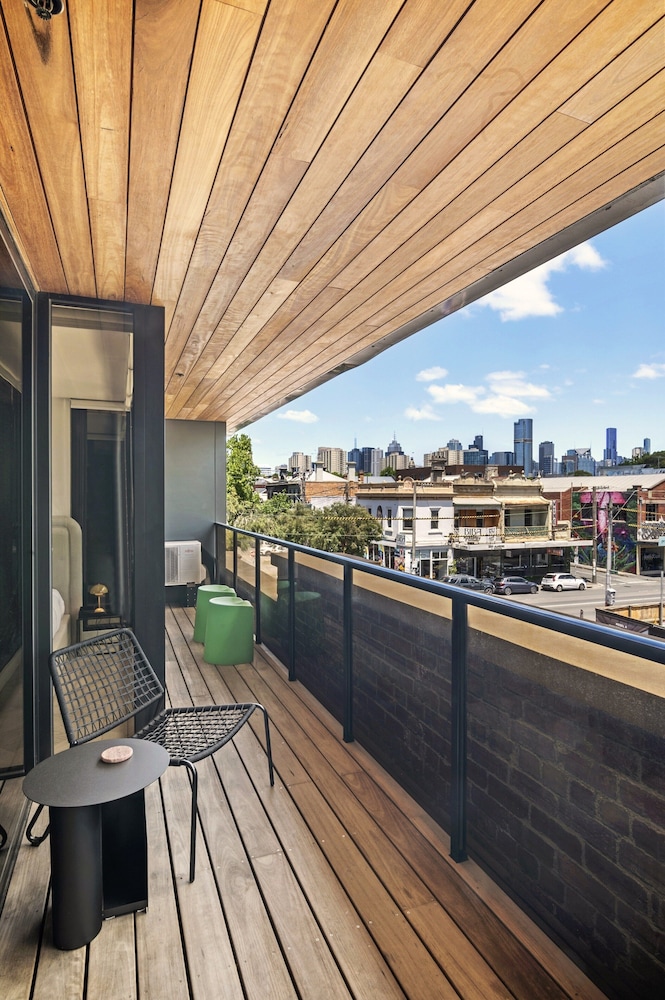 Bright 2-bed Apartment in Fitzroy's Heart