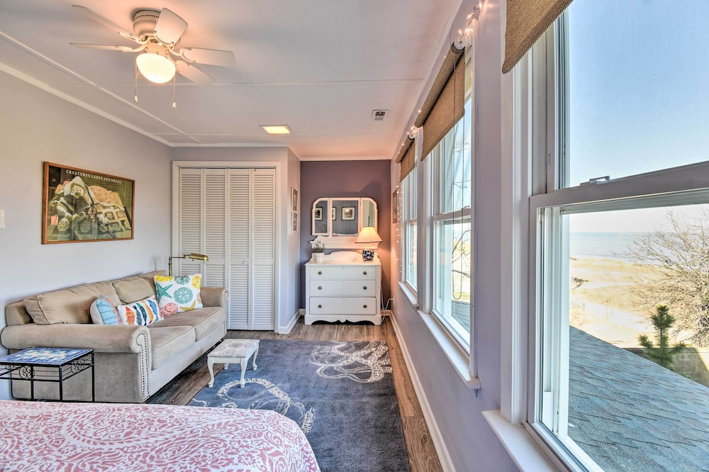 Classic Chesapeake Beachside Cottage w/ Porch! view 4