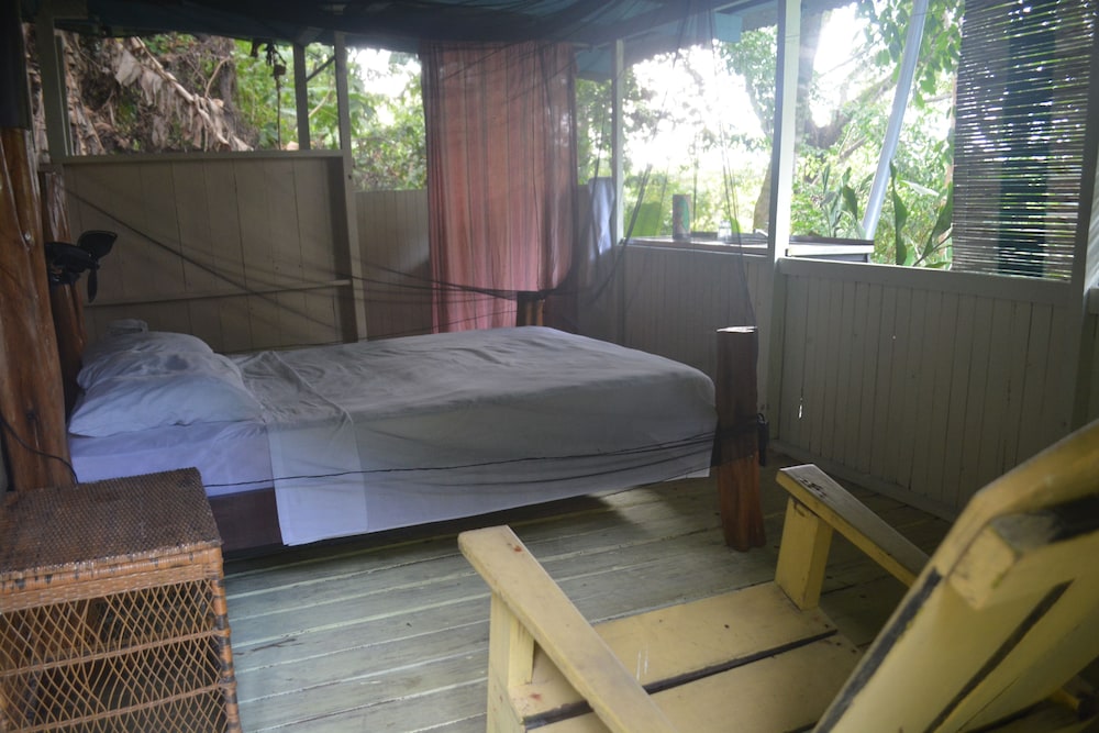 The Lookout Inn Lodge