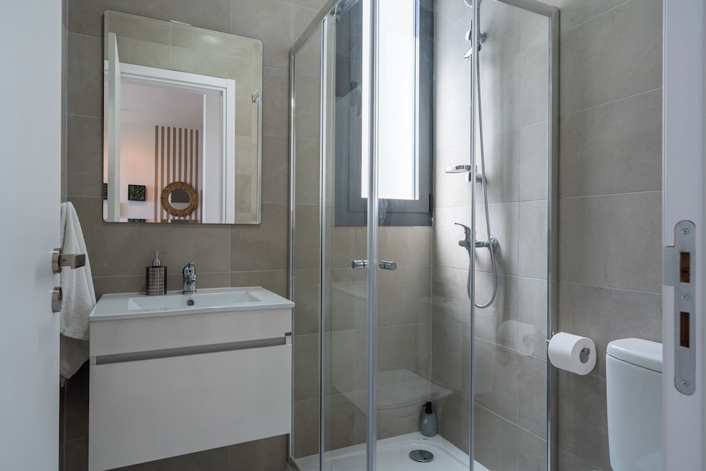 Ivory 1-BR Apt. & Balcony in Aradipou