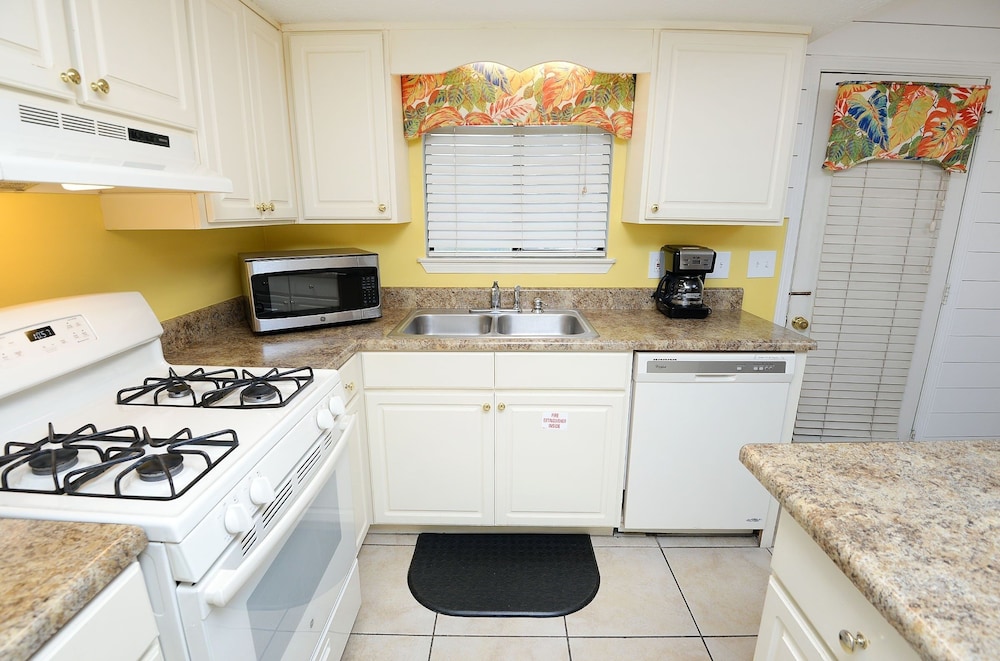 133 West Leslie Lane 2 Bedroom Townhouse