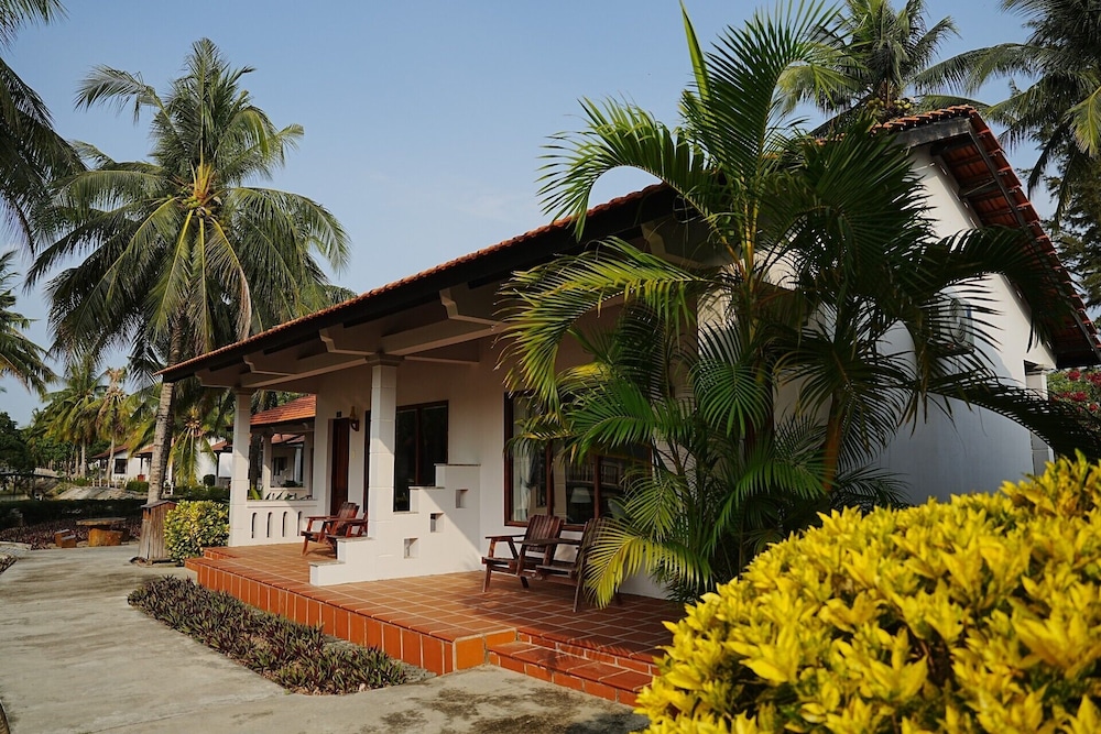 Dat Lanh Resort