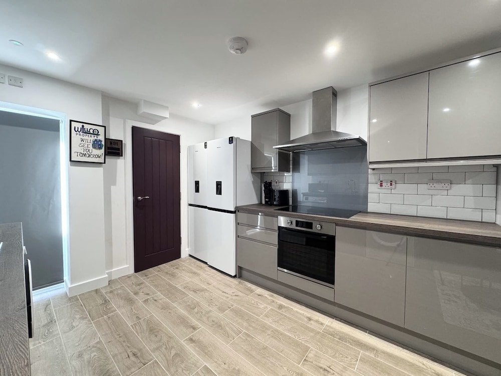 Housesleeps10-5bed- Citystay-parking-tv